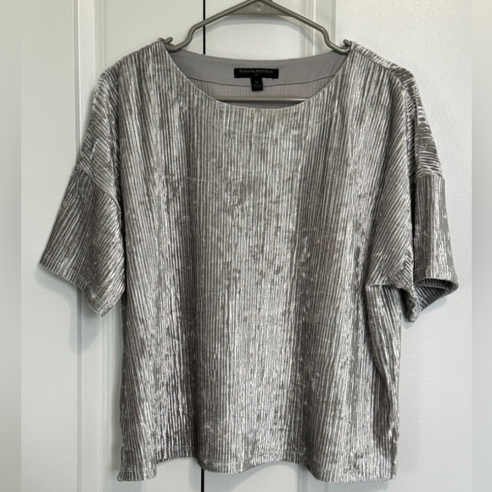 Banana Republic Silver Velvet Knit Top Size Medium
